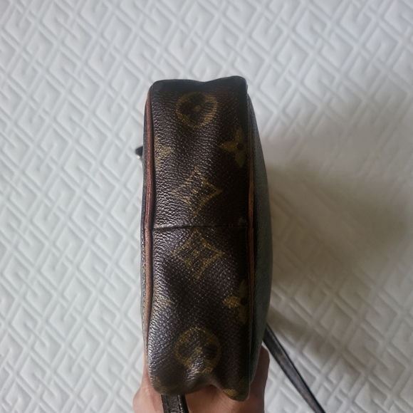 Louis Vuitton Vintage Classic Monogram Danube Small Crossbody Bag - Picture 5 of 12